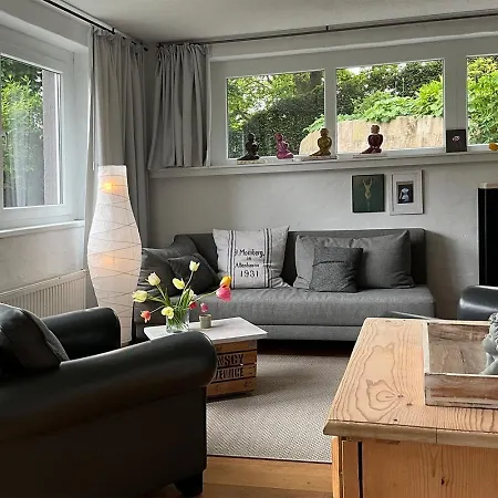 Rueckzugsort Am Stadtrand Mit Kunst Appartement