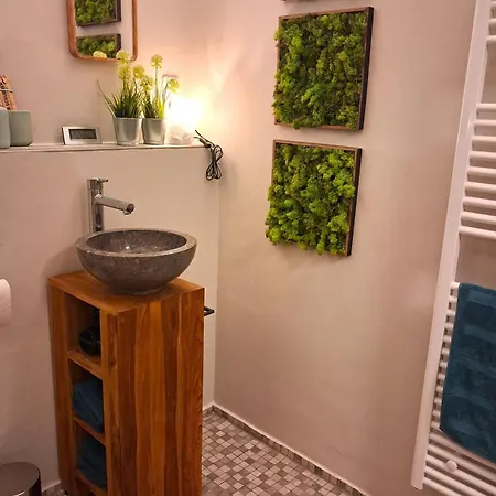 Rueckzugsort Am Stadtrand Mit Kunst Appartement Kassel